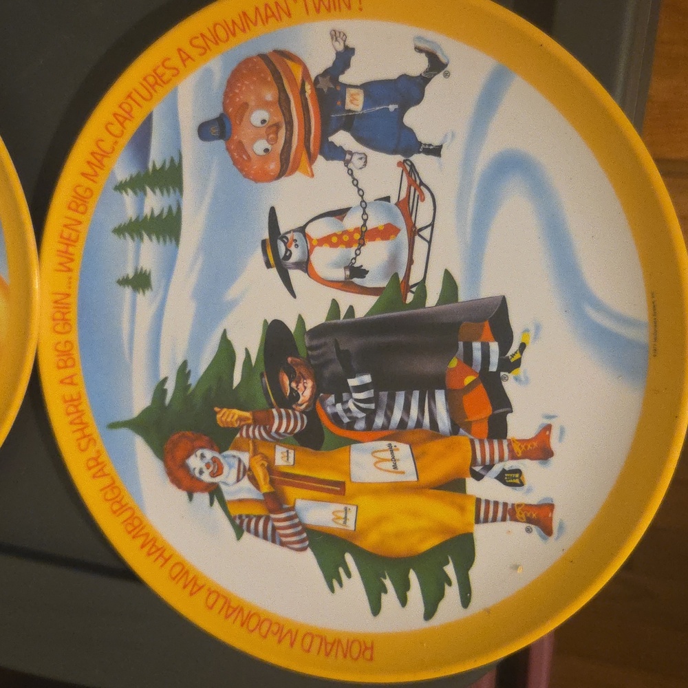 Set of 4 McDonald's Character Plates - Picture 6 of 7